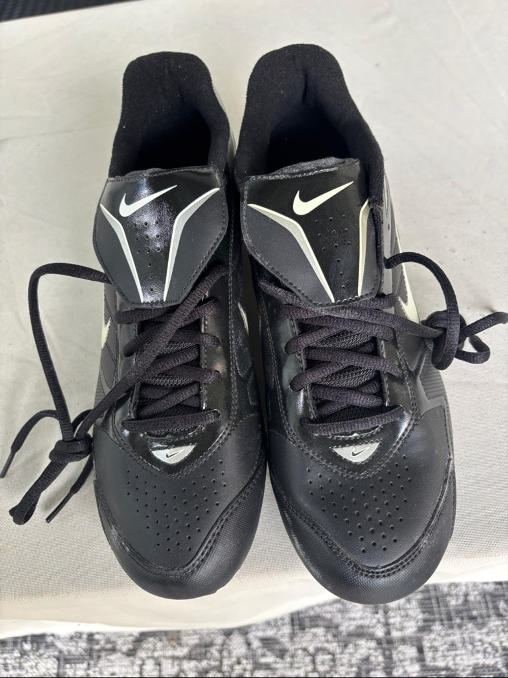 Nike Black and White Men's Athletic Shoes